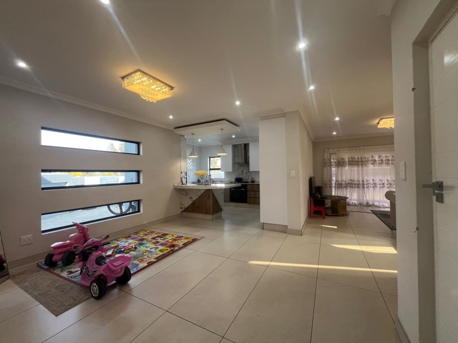 3 Bedroom Property for Sale in Helderwyk Gauteng
