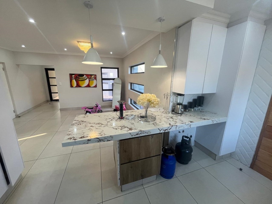 3 Bedroom Property for Sale in Helderwyk Gauteng