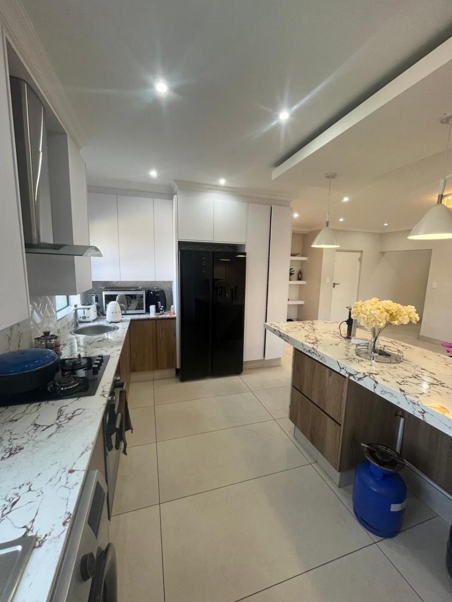 3 Bedroom Property for Sale in Helderwyk Gauteng