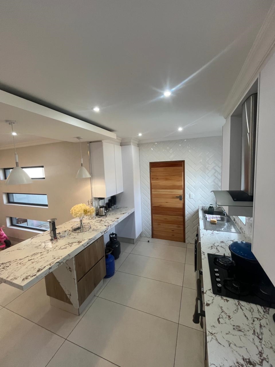 3 Bedroom Property for Sale in Helderwyk Gauteng
