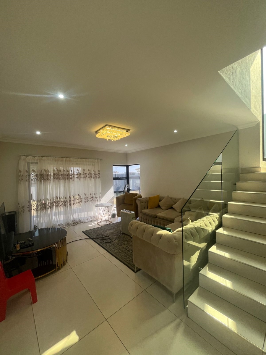 3 Bedroom Property for Sale in Helderwyk Gauteng