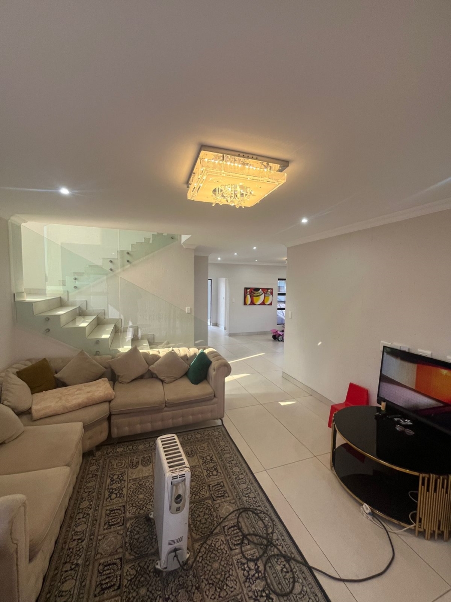 3 Bedroom Property for Sale in Helderwyk Gauteng