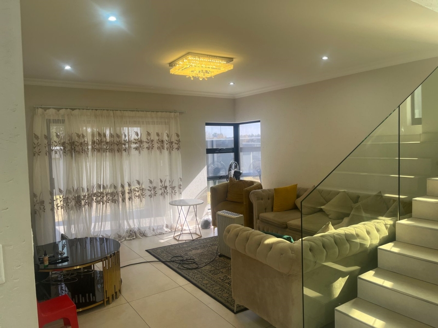 3 Bedroom Property for Sale in Helderwyk Gauteng