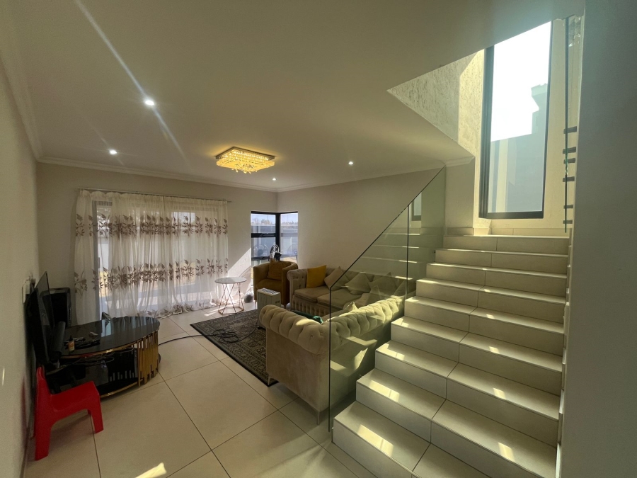 3 Bedroom Property for Sale in Helderwyk Gauteng
