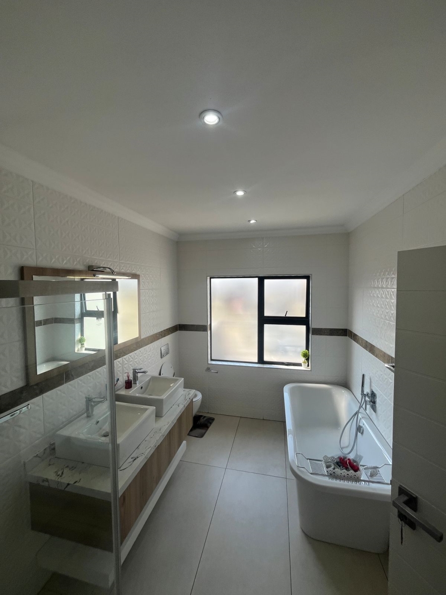 3 Bedroom Property for Sale in Helderwyk Gauteng