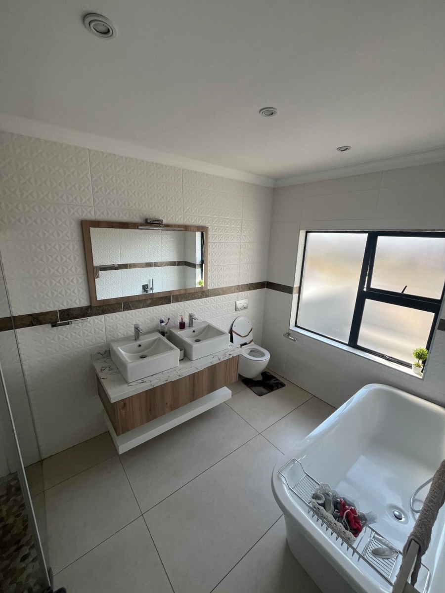3 Bedroom Property for Sale in Helderwyk Gauteng