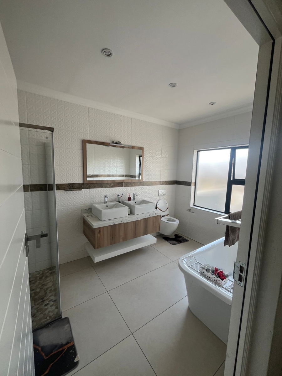 3 Bedroom Property for Sale in Helderwyk Gauteng