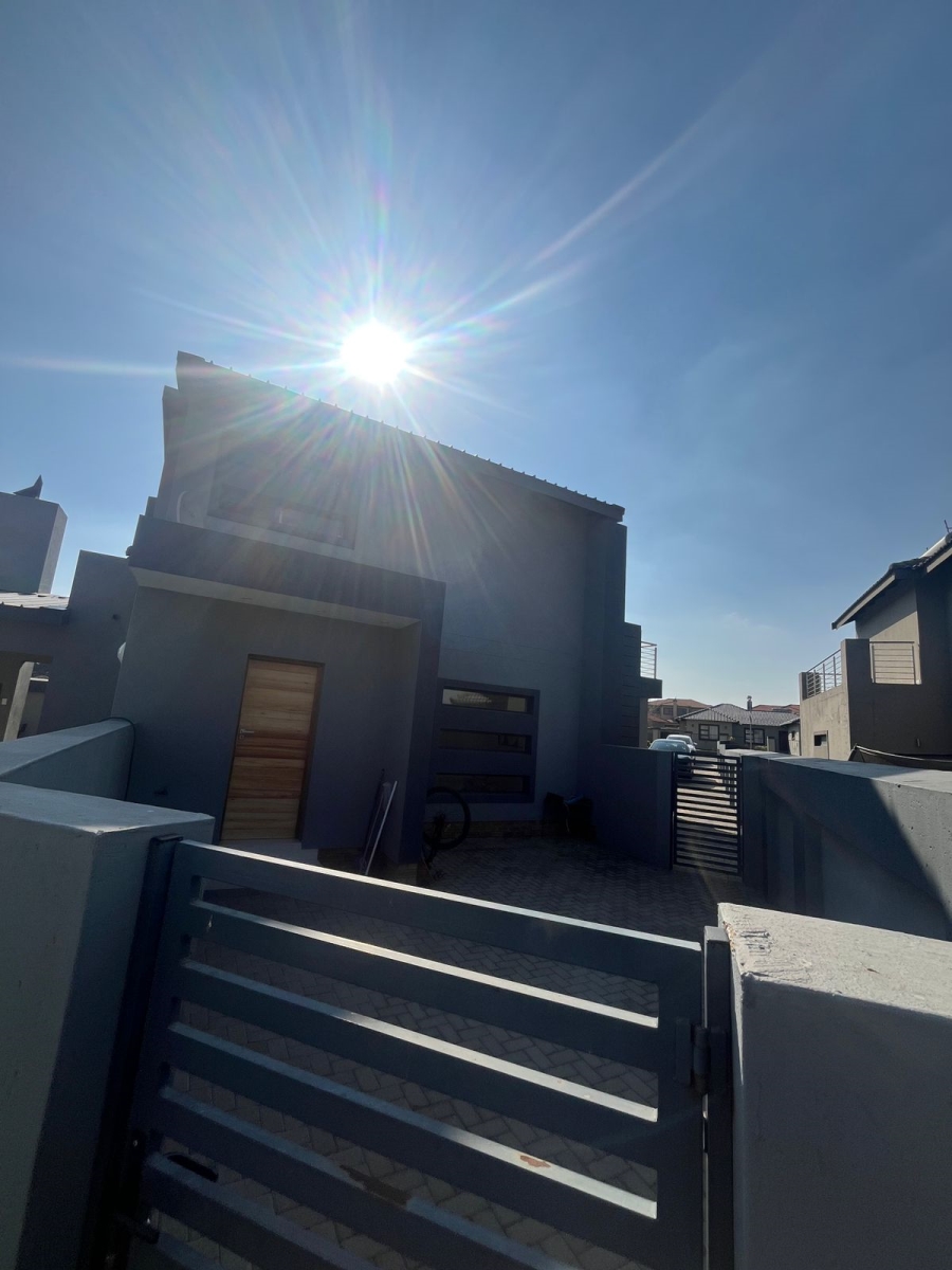 3 Bedroom Property for Sale in Helderwyk Gauteng