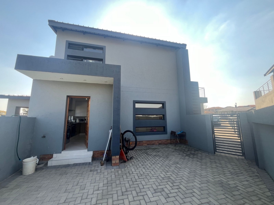 3 Bedroom Property for Sale in Helderwyk Gauteng