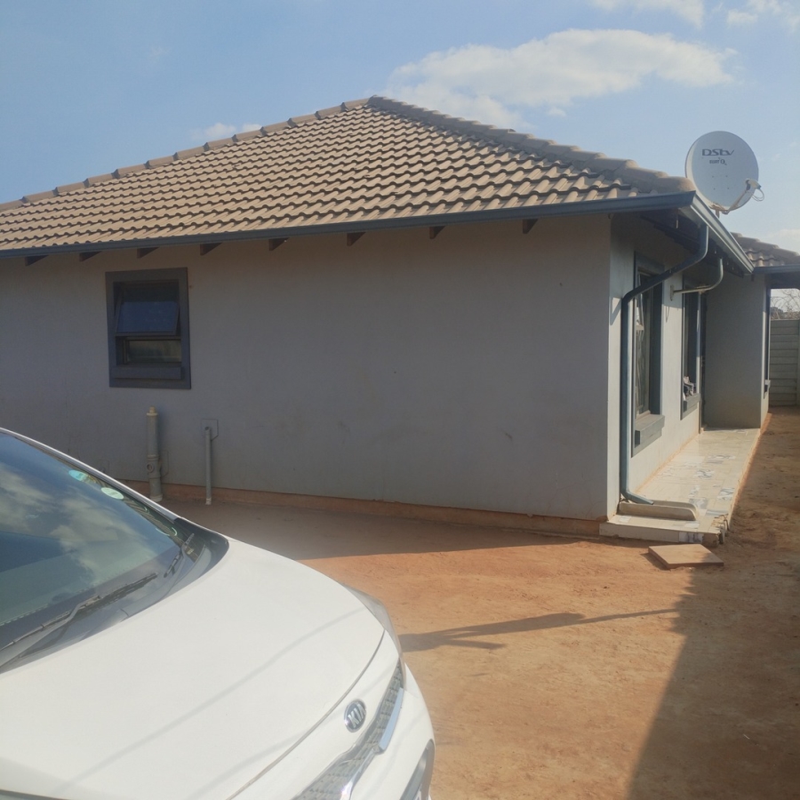 4 Bedroom Property for Sale in Dersley Gauteng