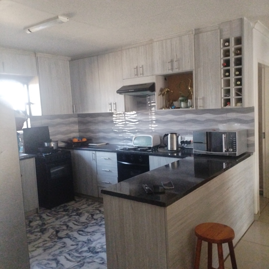 4 Bedroom Property for Sale in Dersley Gauteng