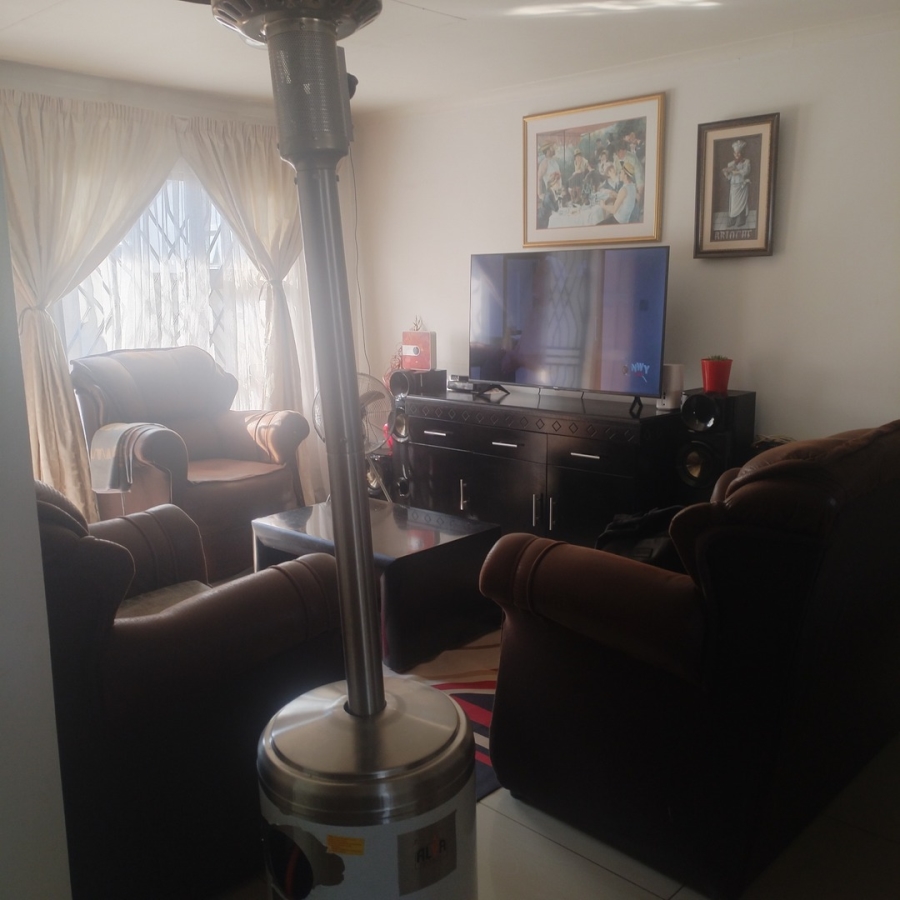 4 Bedroom Property for Sale in Dersley Gauteng