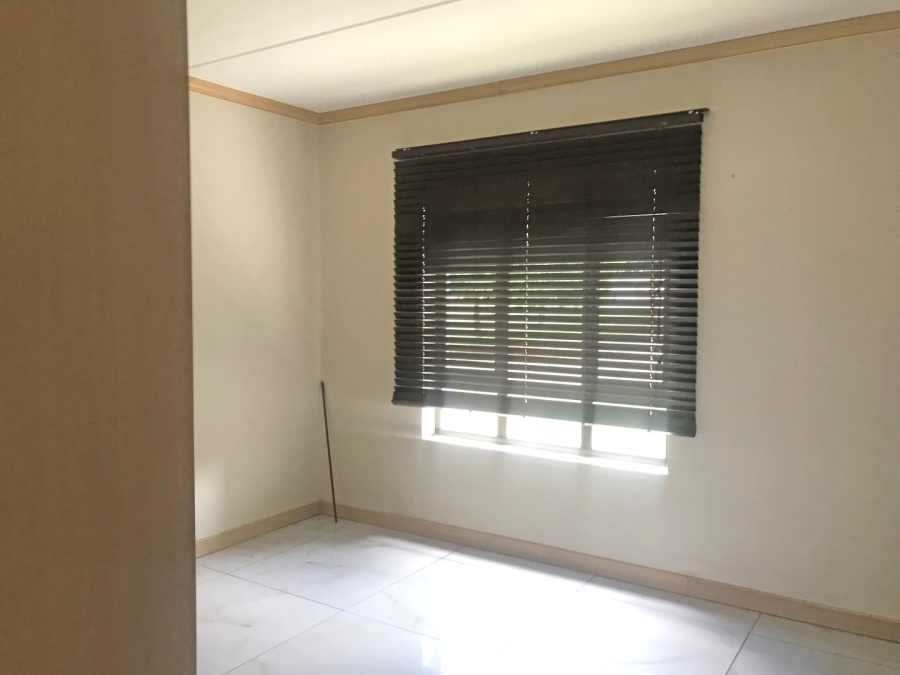 To Let 2 Bedroom Property for Rent in Broadacres Gauteng