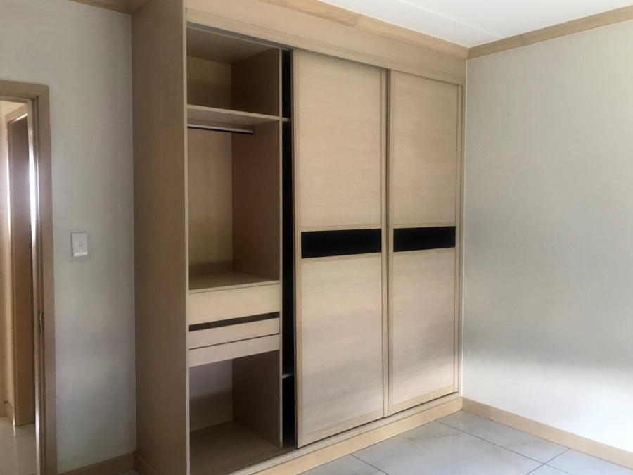 To Let 2 Bedroom Property for Rent in Broadacres Gauteng