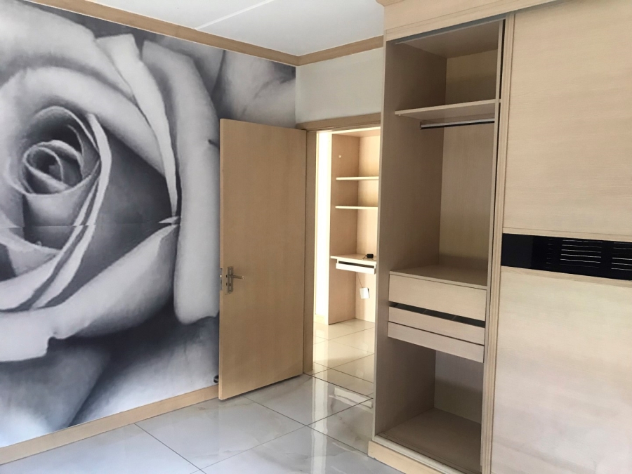 To Let 2 Bedroom Property for Rent in Broadacres Gauteng