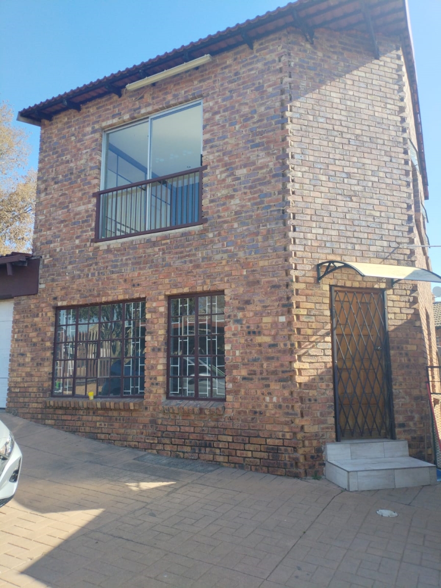 To Let 2 Bedroom Property for Rent in Elandspark Gauteng