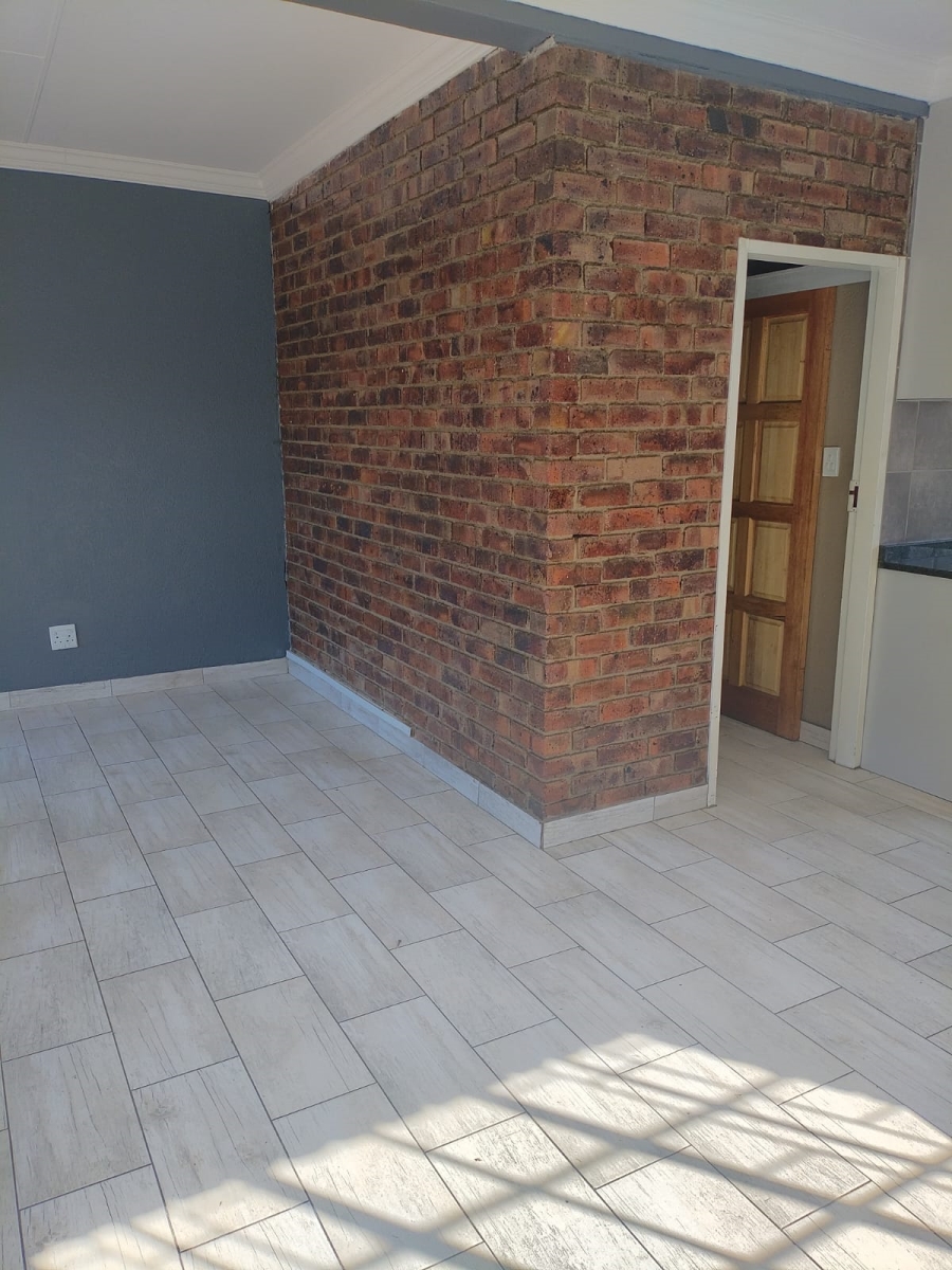 To Let 2 Bedroom Property for Rent in Elandspark Gauteng