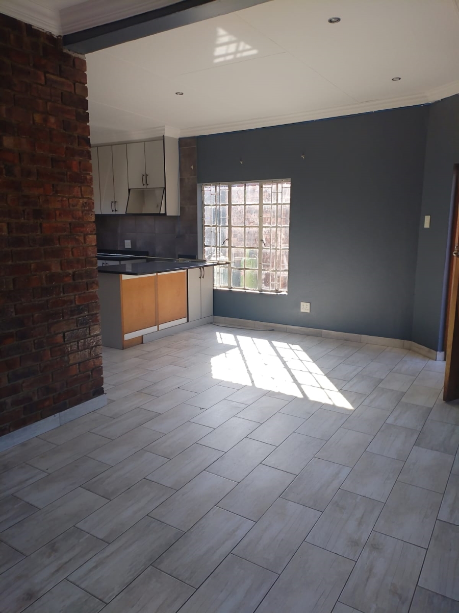 To Let 2 Bedroom Property for Rent in Elandspark Gauteng