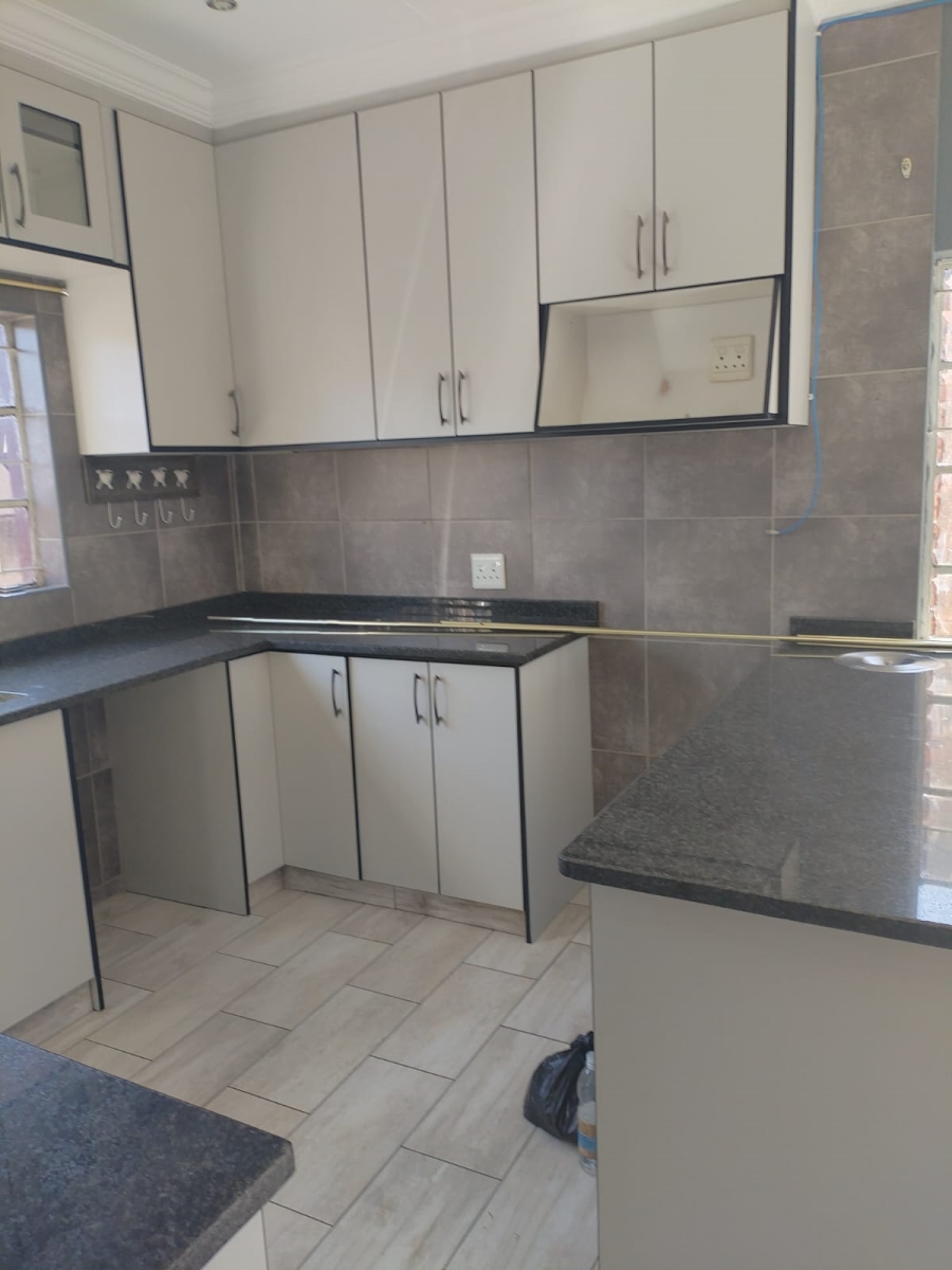To Let 2 Bedroom Property for Rent in Elandspark Gauteng
