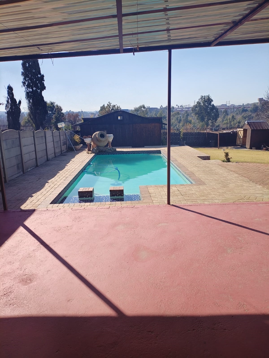 To Let 2 Bedroom Property for Rent in Elandspark Gauteng