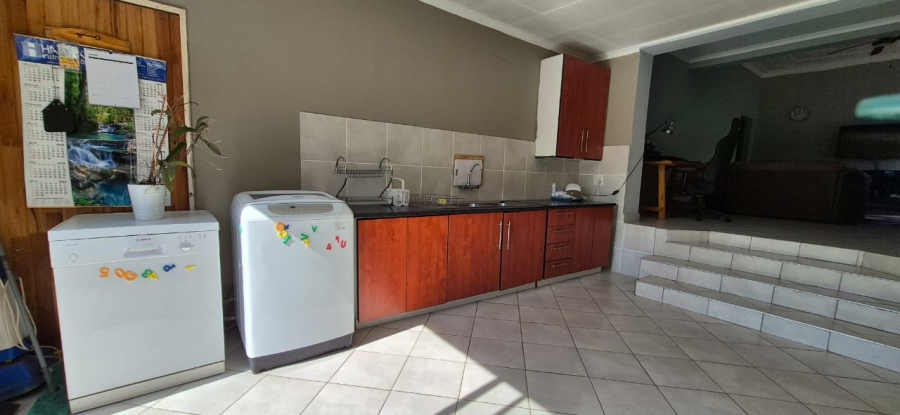 3 Bedroom Property for Sale in Brakpan Central Gauteng