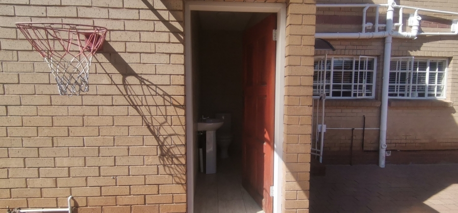 4 Bedroom Property for Sale in Kenleaf Gauteng