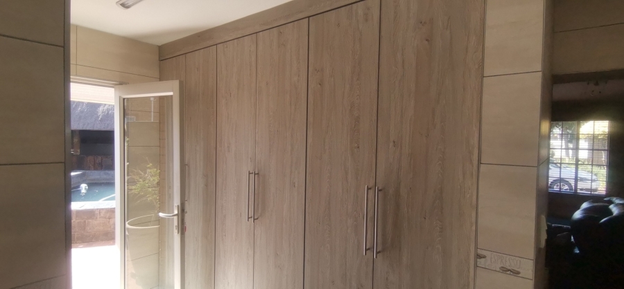 4 Bedroom Property for Sale in Kenleaf Gauteng