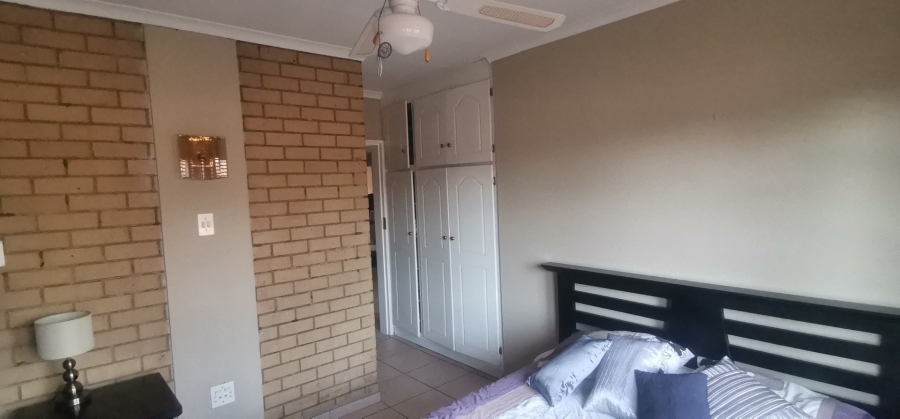 4 Bedroom Property for Sale in Kenleaf Gauteng