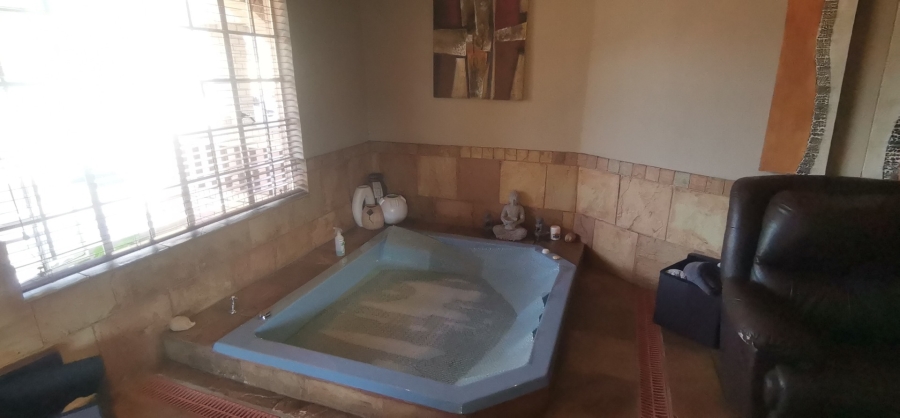 4 Bedroom Property for Sale in Kenleaf Gauteng