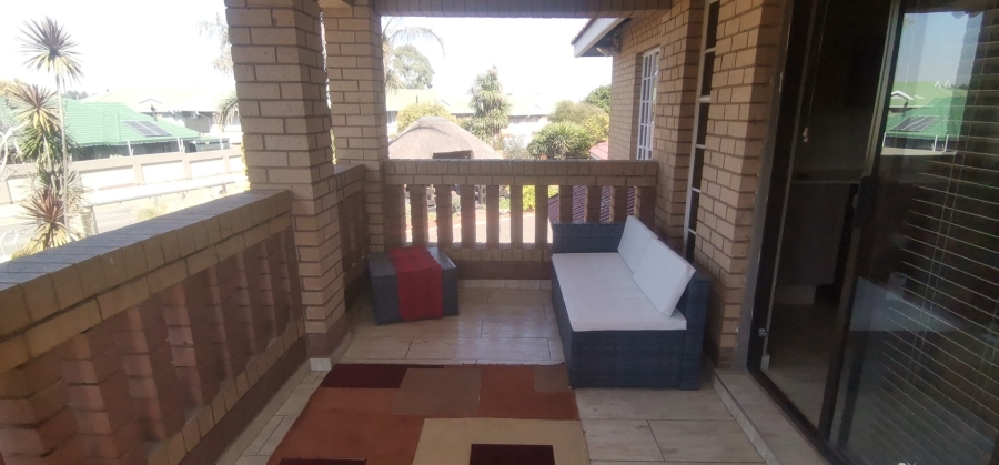 4 Bedroom Property for Sale in Kenleaf Gauteng