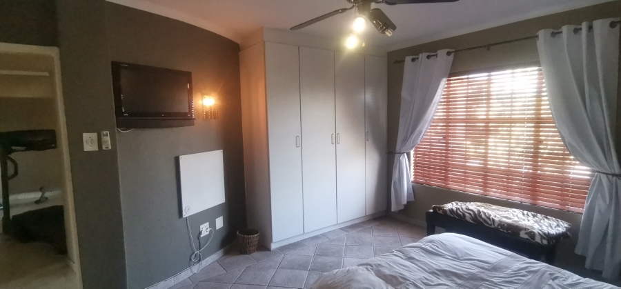 4 Bedroom Property for Sale in Kenleaf Gauteng
