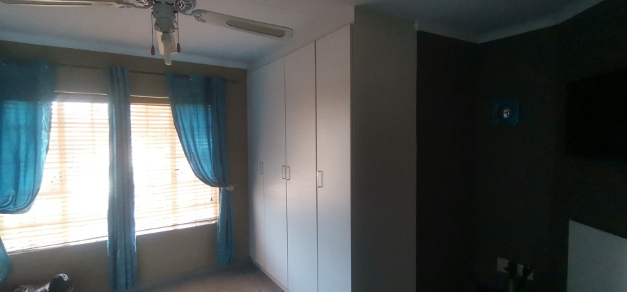 4 Bedroom Property for Sale in Kenleaf Gauteng
