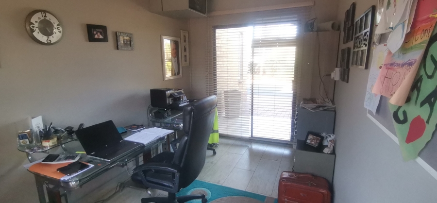 4 Bedroom Property for Sale in Kenleaf Gauteng