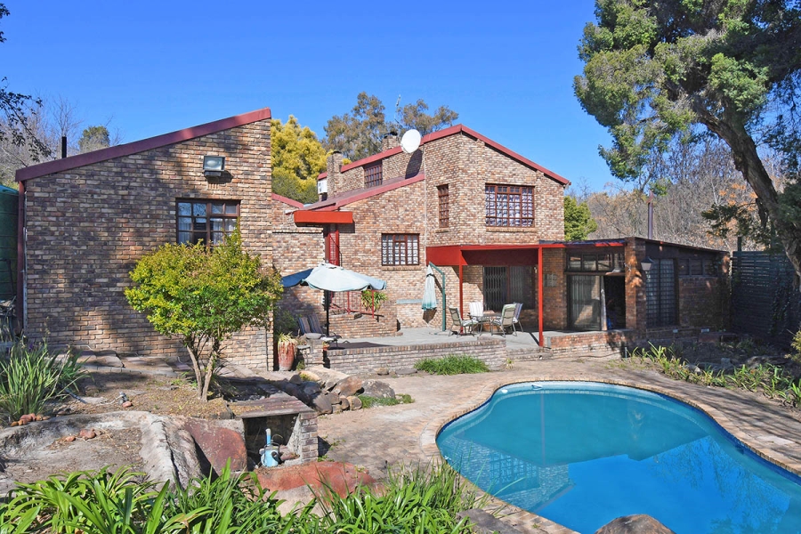 3 Bedroom Property for Sale in Woodmead Gauteng