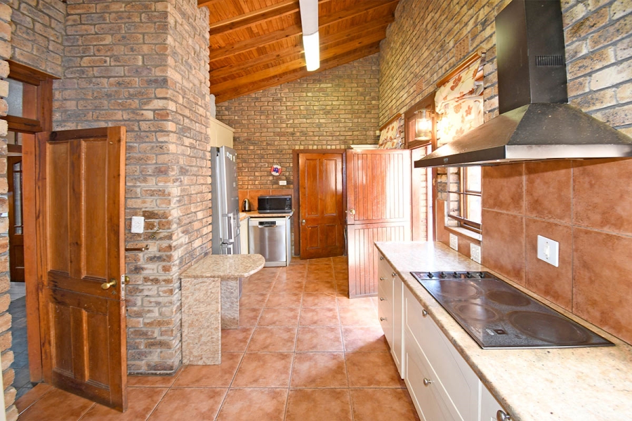 3 Bedroom Property for Sale in Woodmead Gauteng