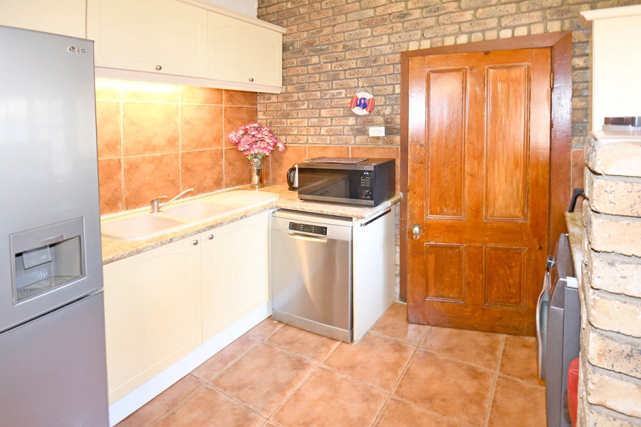 3 Bedroom Property for Sale in Woodmead Gauteng