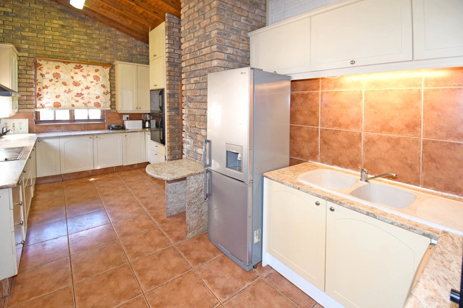 3 Bedroom Property for Sale in Woodmead Gauteng