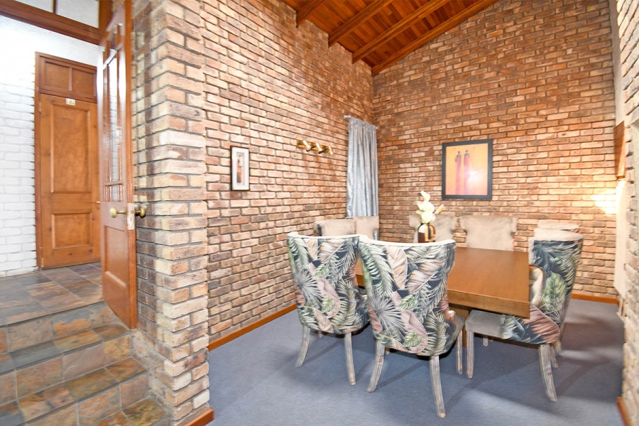 3 Bedroom Property for Sale in Woodmead Gauteng