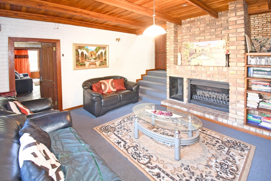 3 Bedroom Property for Sale in Woodmead Gauteng