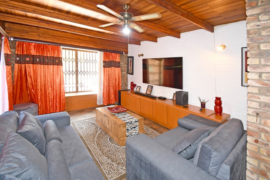 3 Bedroom Property for Sale in Woodmead Gauteng