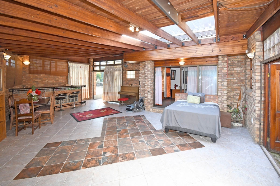 3 Bedroom Property for Sale in Woodmead Gauteng
