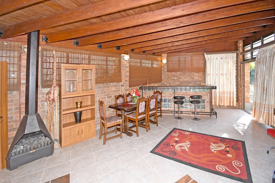 3 Bedroom Property for Sale in Woodmead Gauteng