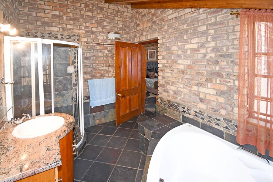 3 Bedroom Property for Sale in Woodmead Gauteng