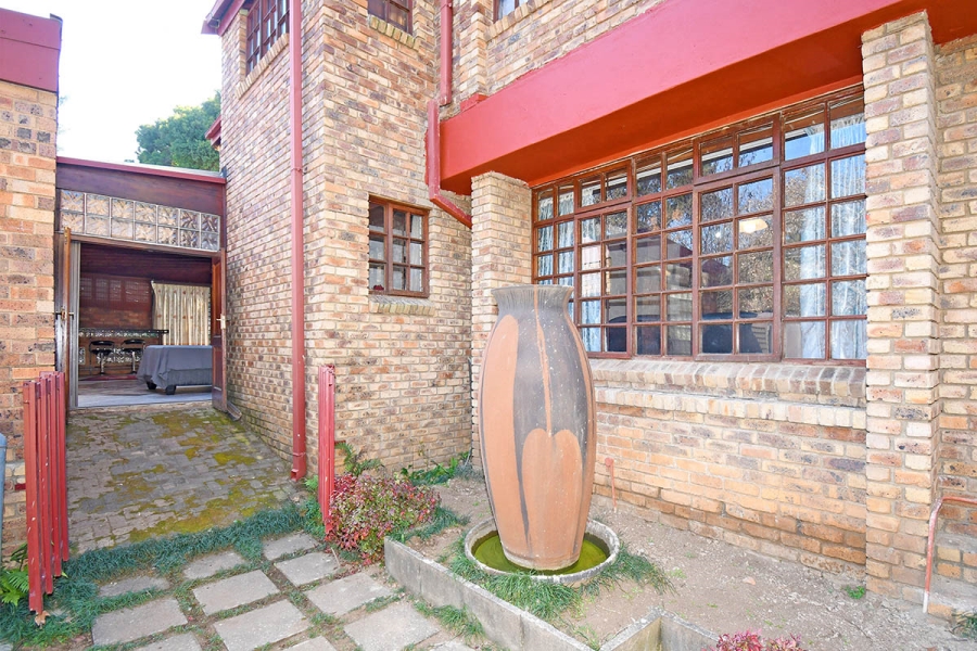 3 Bedroom Property for Sale in Woodmead Gauteng