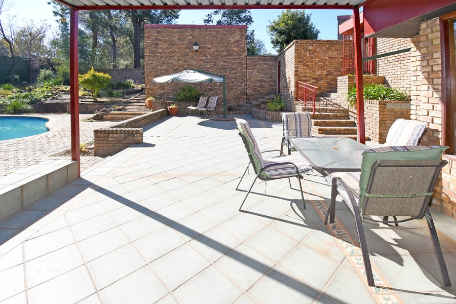 3 Bedroom Property for Sale in Woodmead Gauteng
