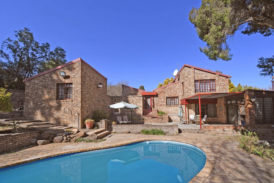 3 Bedroom Property for Sale in Woodmead Gauteng