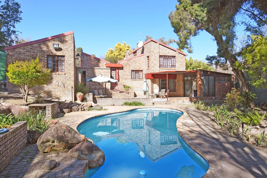 3 Bedroom Property for Sale in Woodmead Gauteng