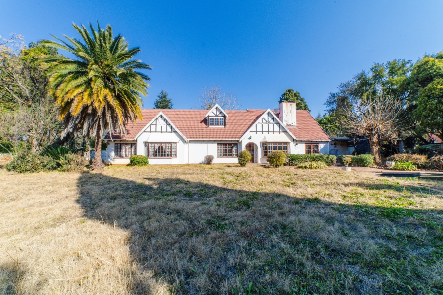 5 Bedroom Property for Sale in Glen Austin Gauteng