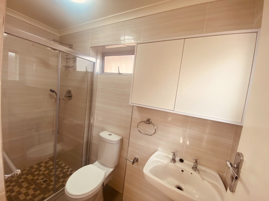 To Let 1 Bedroom Property for Rent in Magaliessig Gauteng