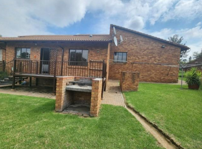 2 Bedroom Property for Sale in South Crest Gauteng
